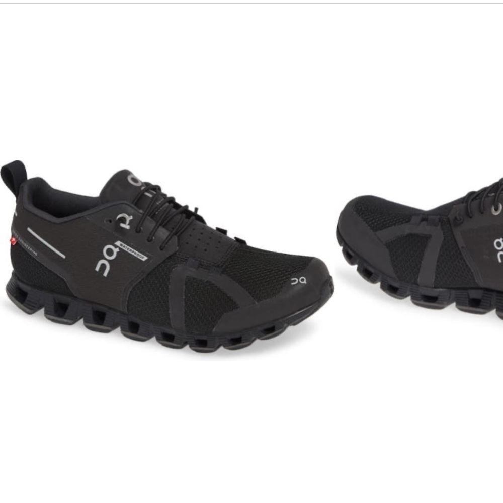 On Cloud Waterproof  running shoes
